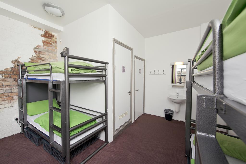 Bunk Bed in Male Dormitory Room with Shared Bathroom,188512811:JPEG